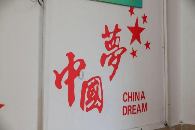 阿维塔11鸿蒙智享升级款上市，带来豪华而舒适的驾乘氛围